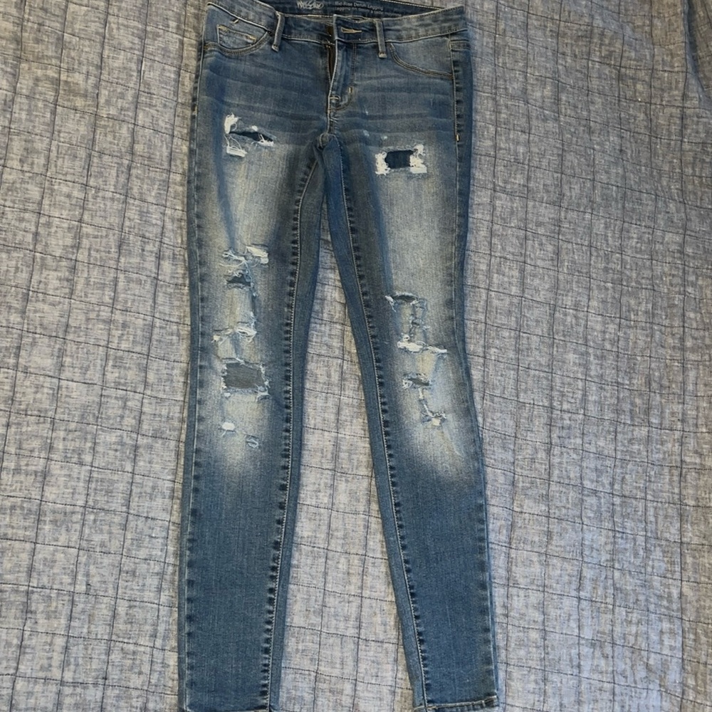 Mid rise demin ripped jeans